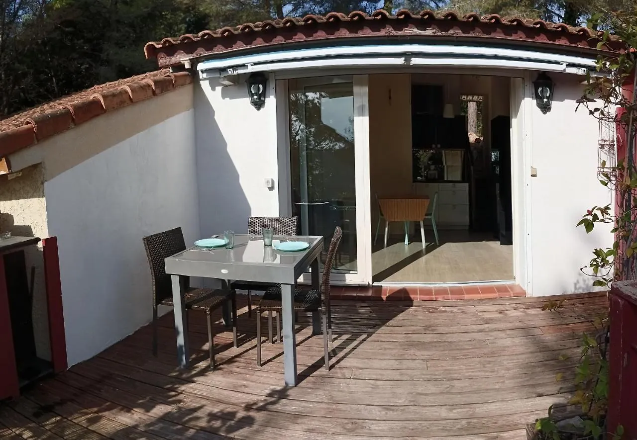 Petite Maison Au Calme - Piscine En Copropriete, Terrasse, Mer, Clim Vallauris 0*,  France