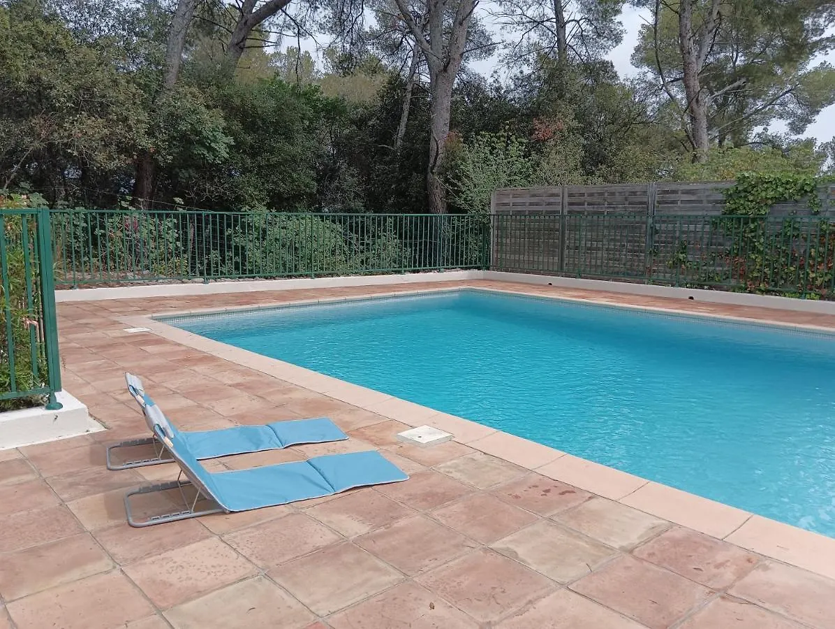 Holiday home Petite Maison Au Calme - Piscine En Copropriete, Terrasse, Mer, Clim Vallauris