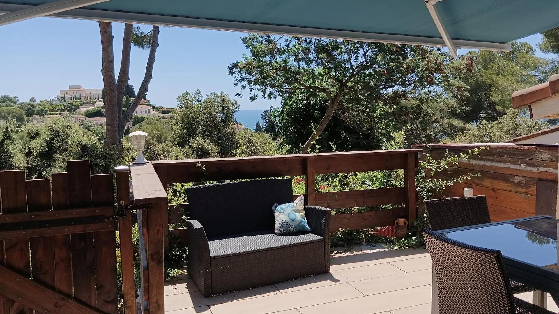 Petite Maison Au Calme - Piscine En Copropriete, Terrasse, Mer, Clim Vallauris