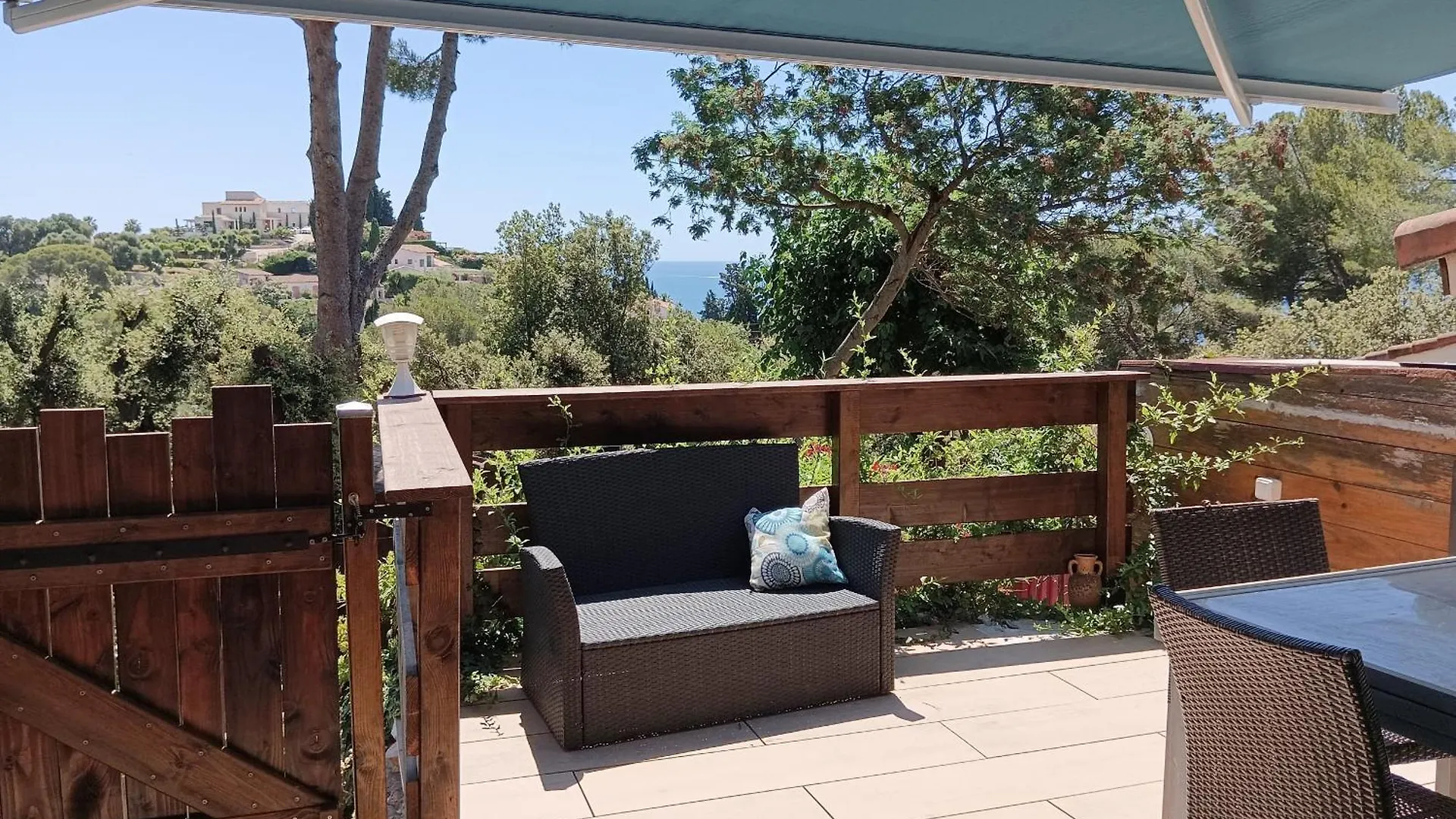 Petite Maison Au Calme - Piscine En Copropriete, Terrasse, Mer, Clim Vallauris France