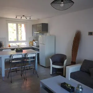 Hébergement de vacances Jolie Petite Maison De Charme Dans Quartier Boisé, Vallauris